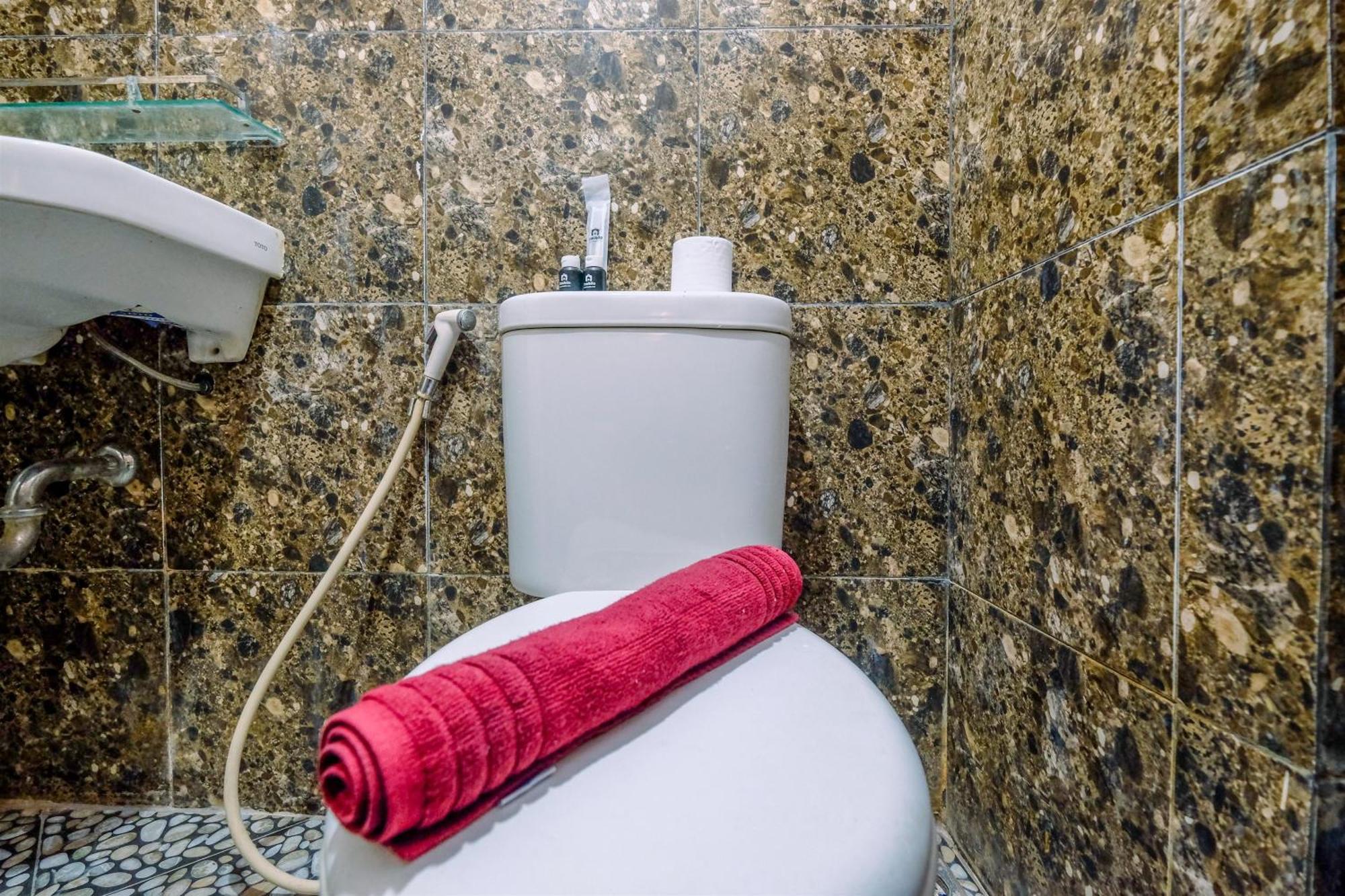 Apartemen Simply Look 2br At Valley By Travelio